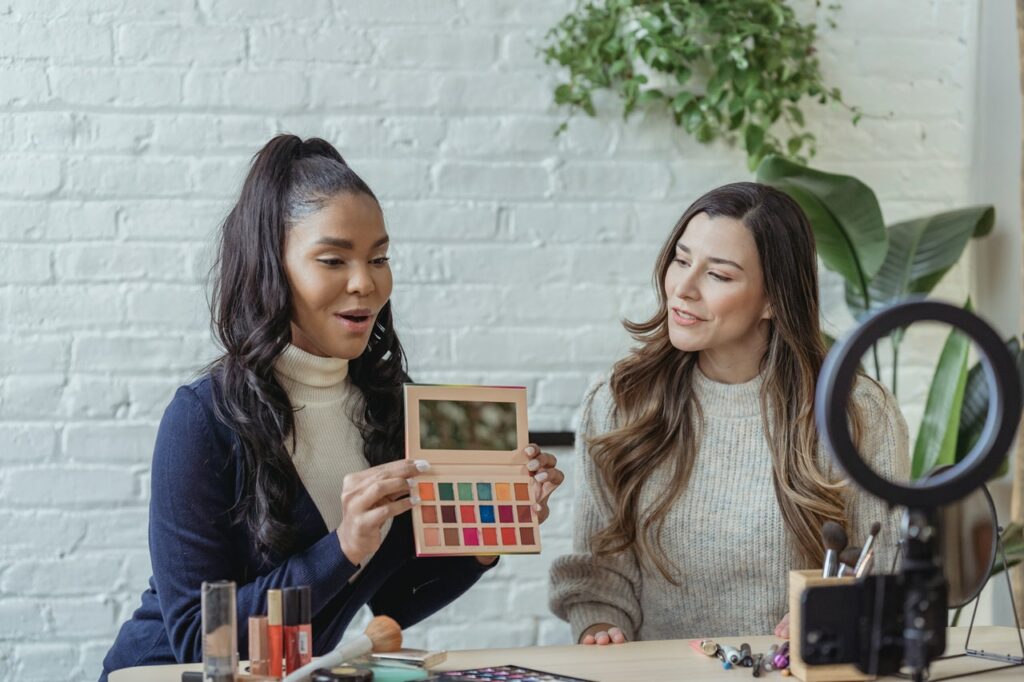 in the picture: social media marketing made by influencers