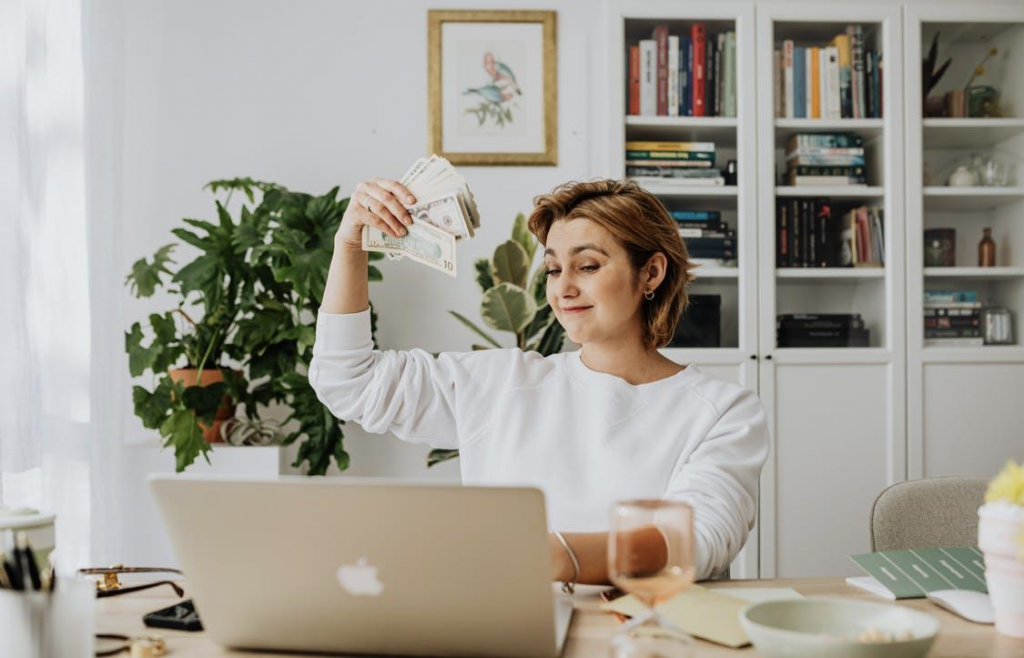 how to increase your earnings on Fiverr