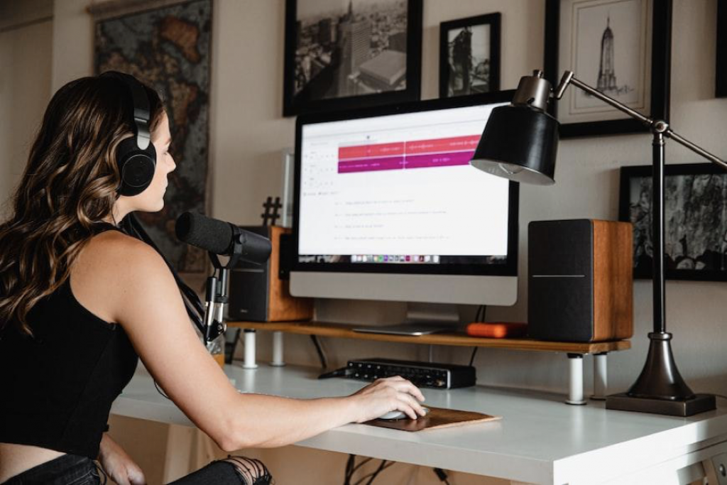 what is a media transcriptionist exactly? Let's discover it in this article.