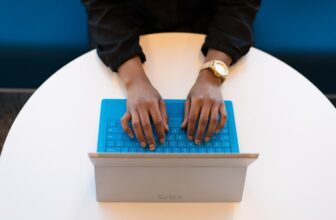 how to become media transcriptionist